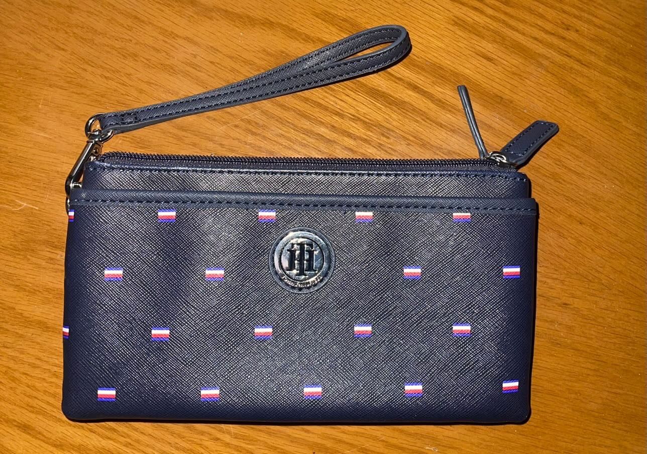 Tommy Hilfiger wristlet Wallet