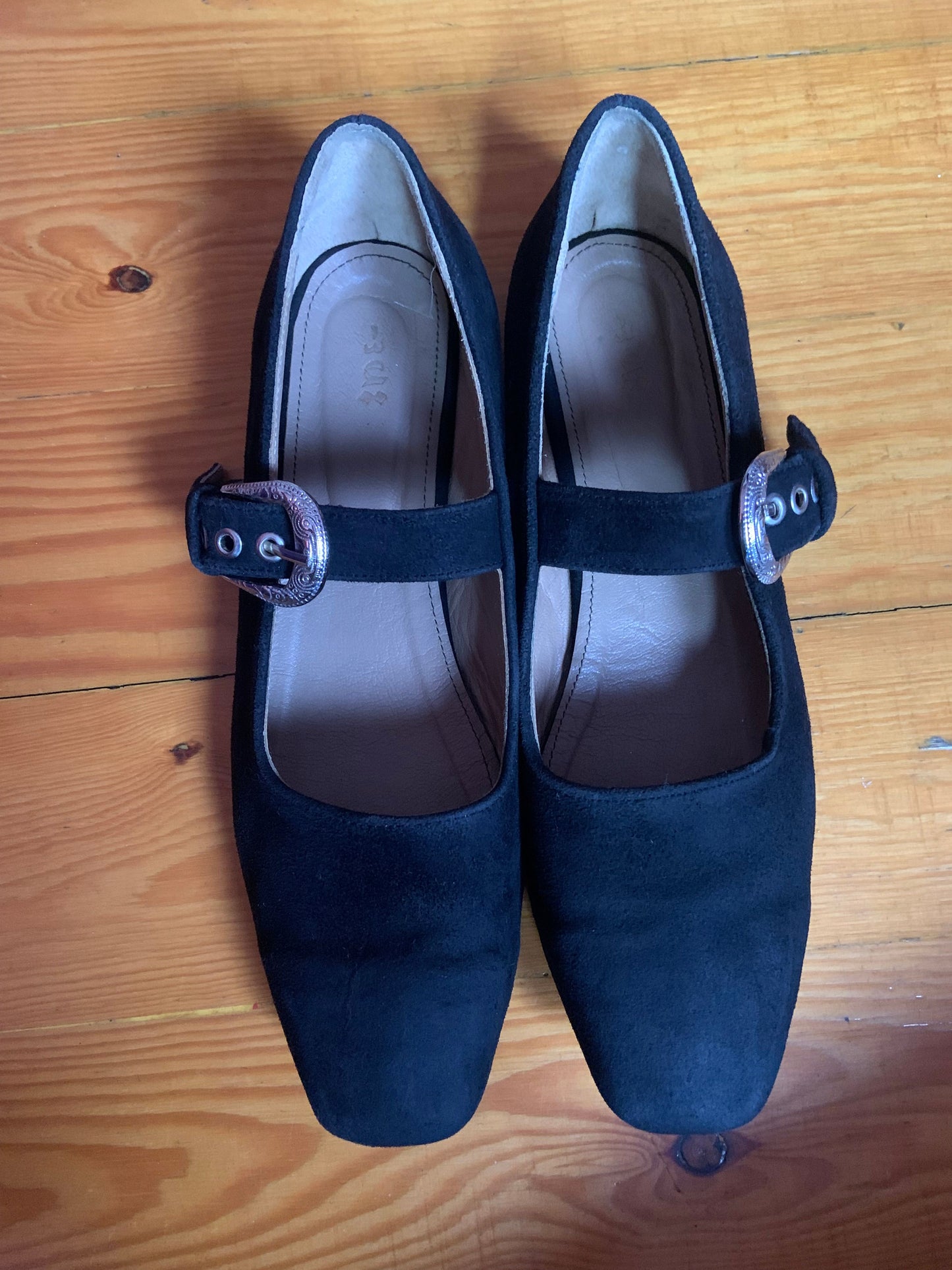 ELIA Flats