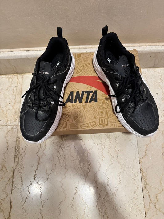 ANTA Sneakers
