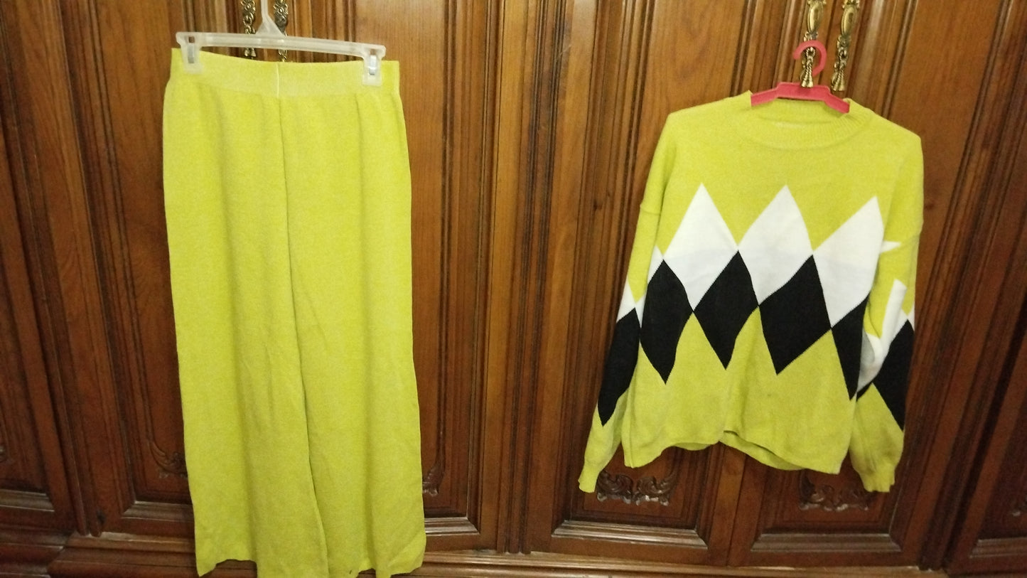 Generic Pullover & Pants Set