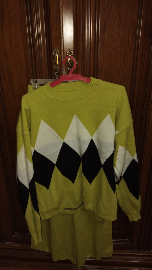 Generic Pullover & Pants Set