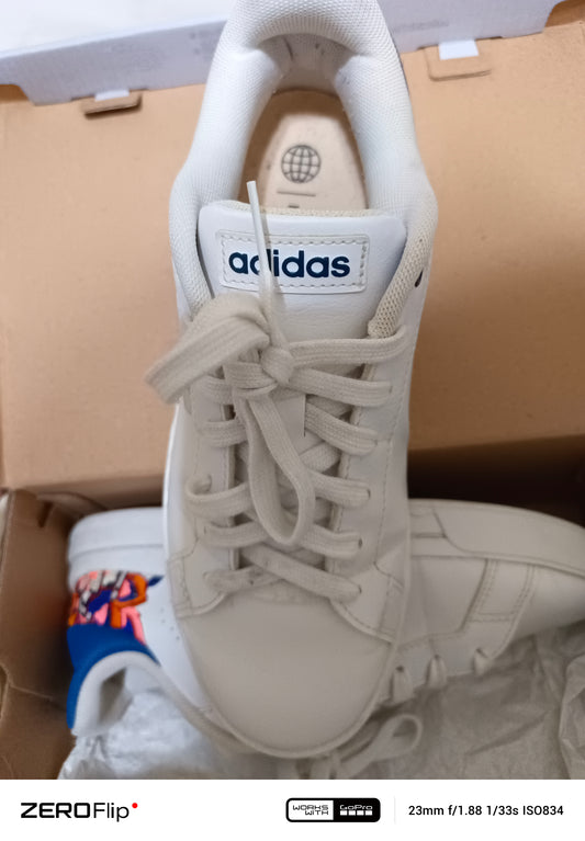 Adidas Sneakers