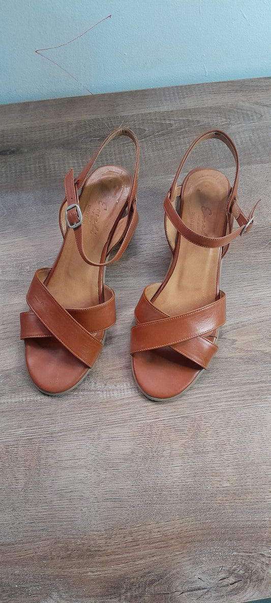 Emeli Sandals