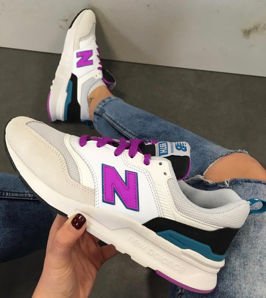 New Balance Sneaker