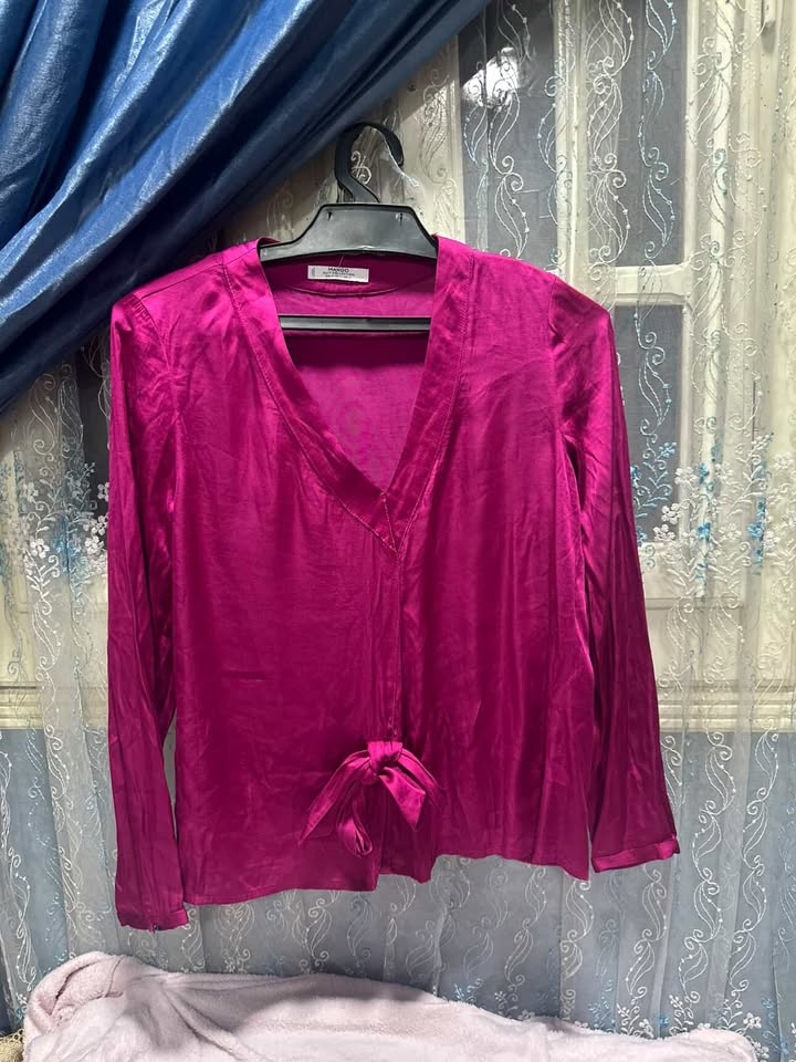 MANGO Blouse