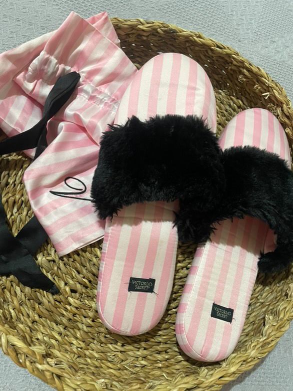 Victoria's Secret Slippers