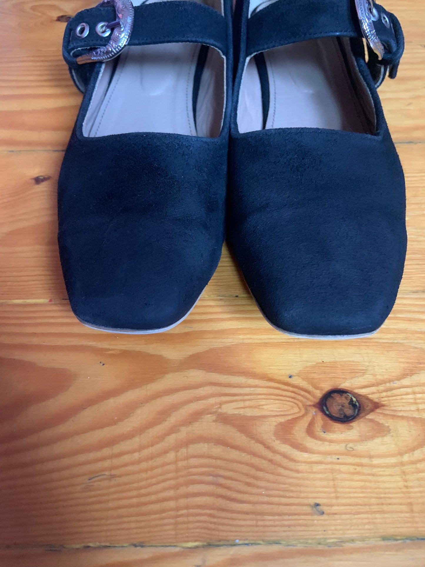 ELIA Flats