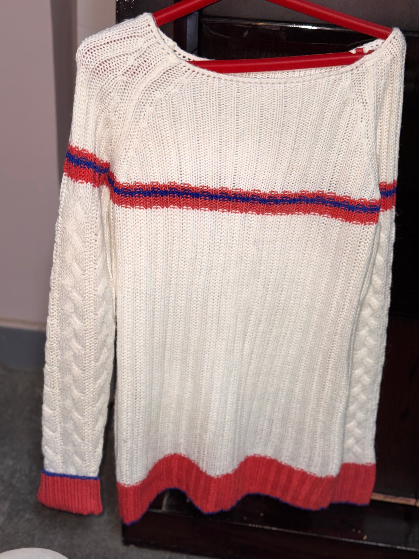 CLUE Pullover