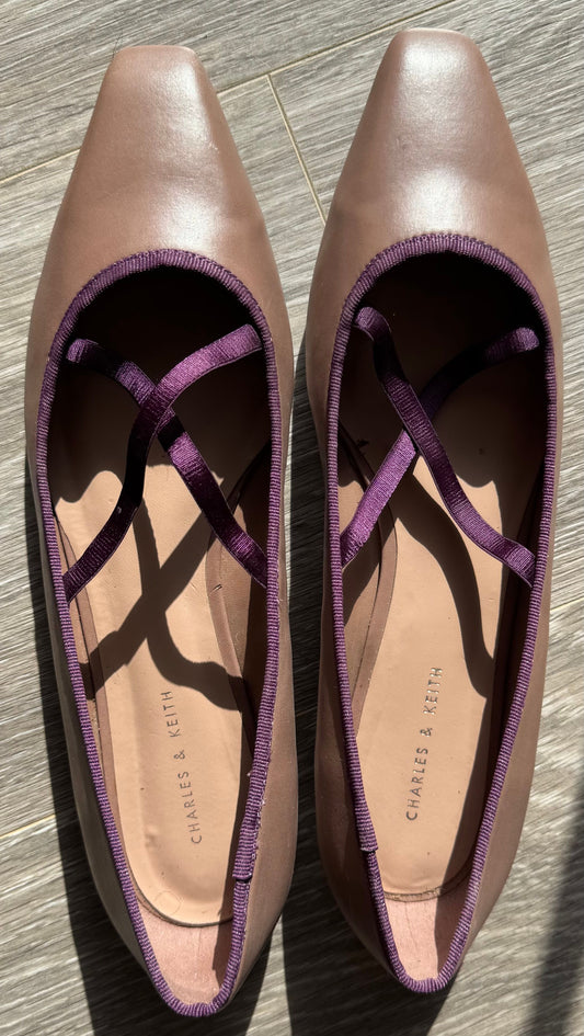 CHARLES & KEITH Flats
