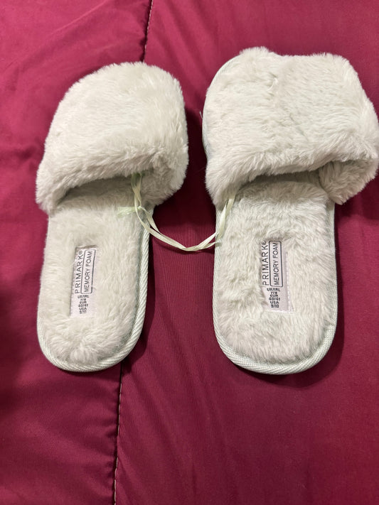 PRIMARK Slippers