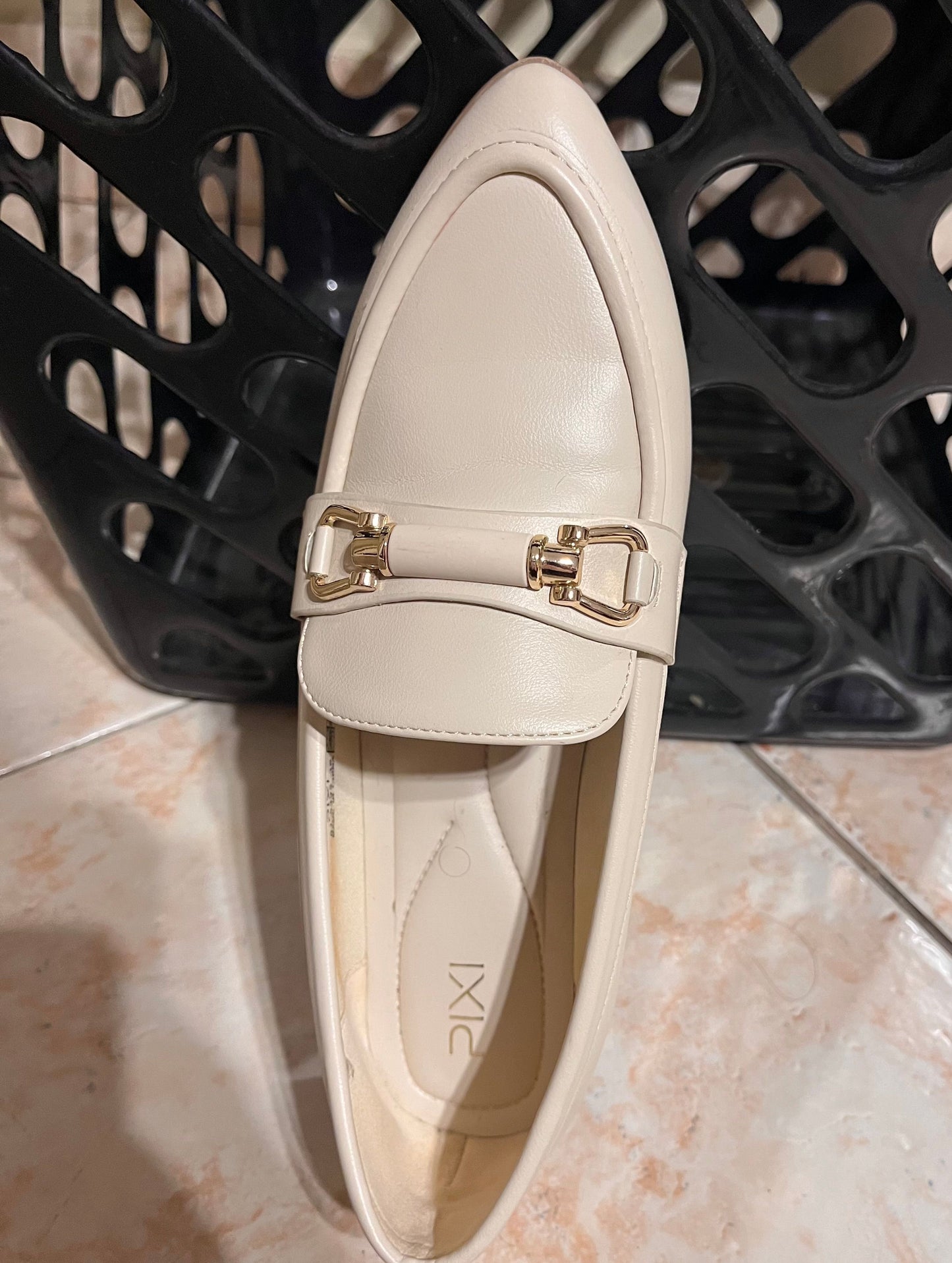 PIXI Flats