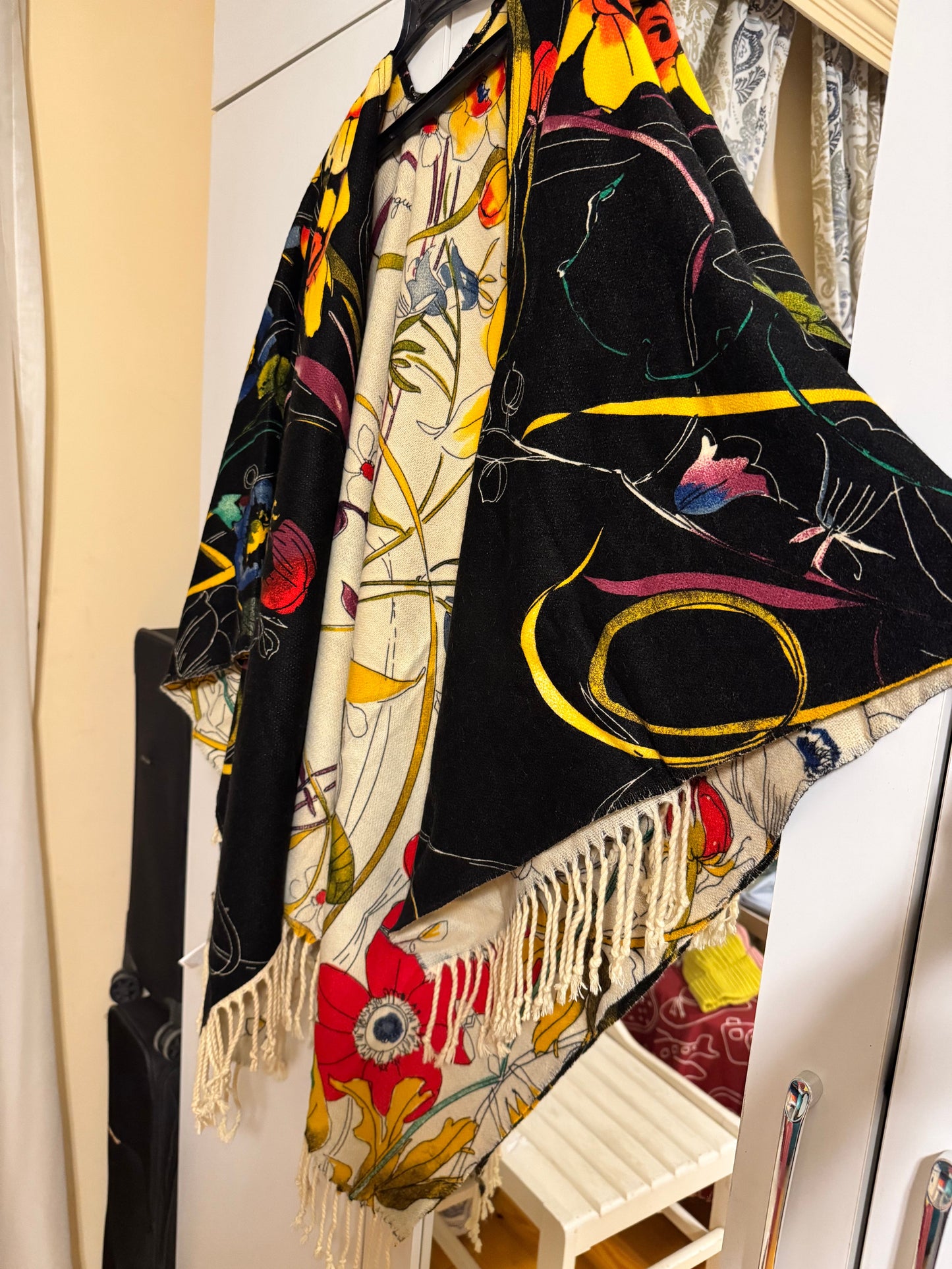 Desigual Shawl