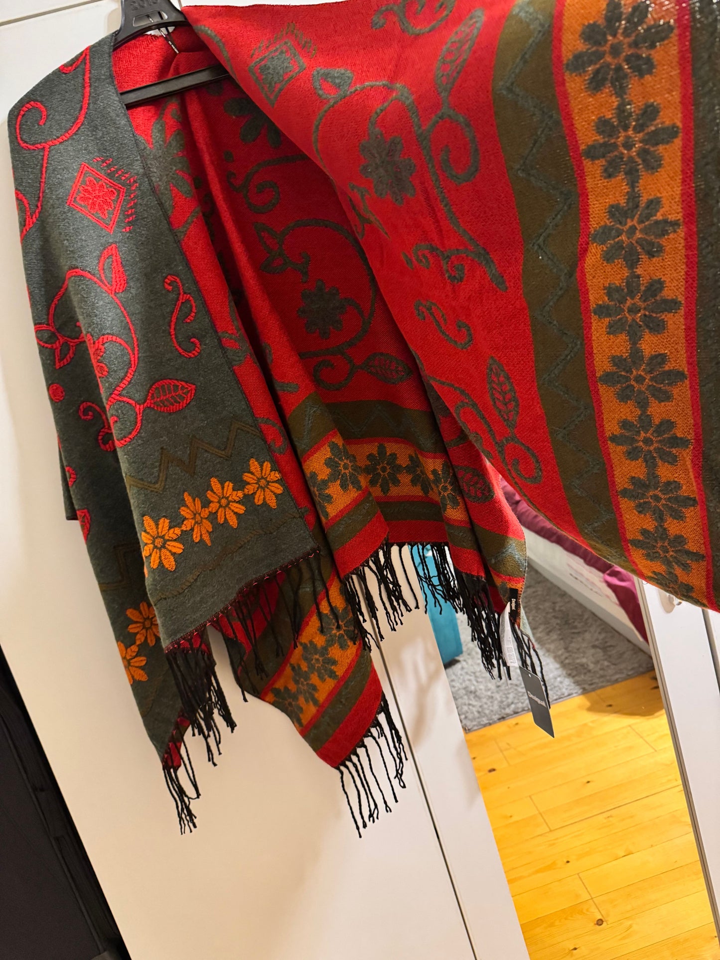 Desigual Shawl