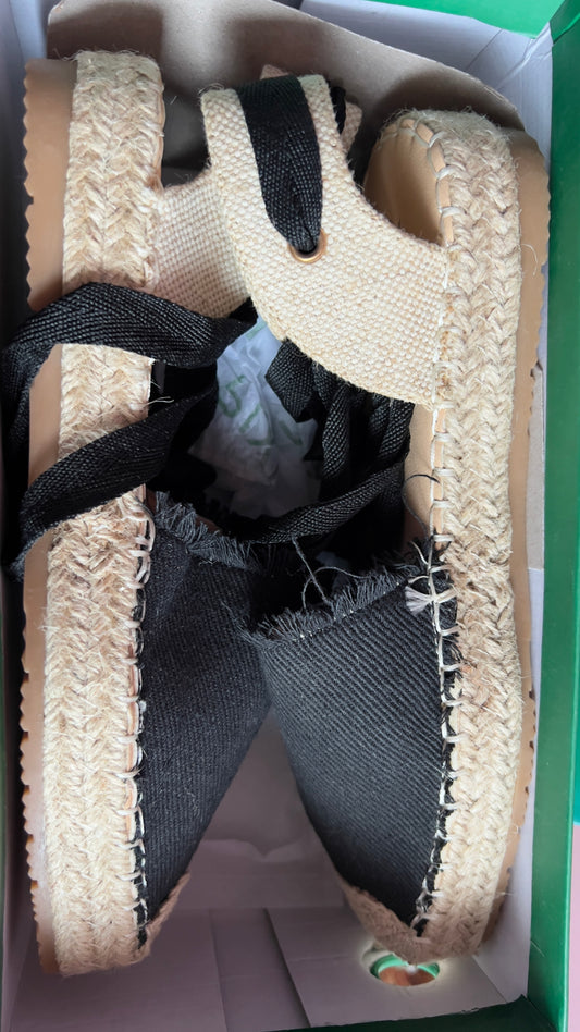 PIXI Sandals