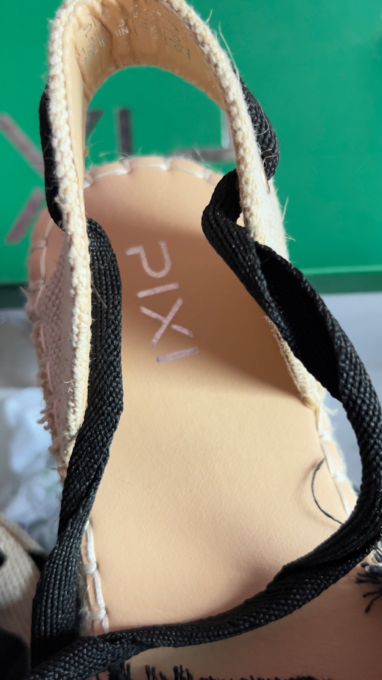 PIXI Sandals