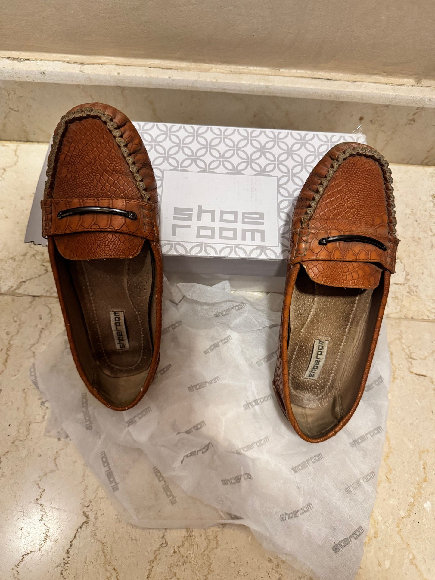 Shoeroom Flats