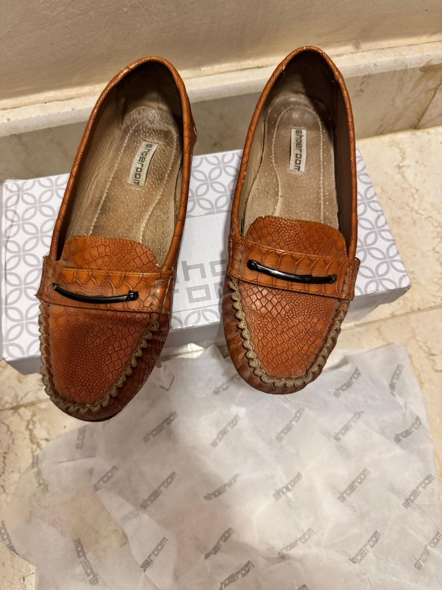 Shoeroom Flats