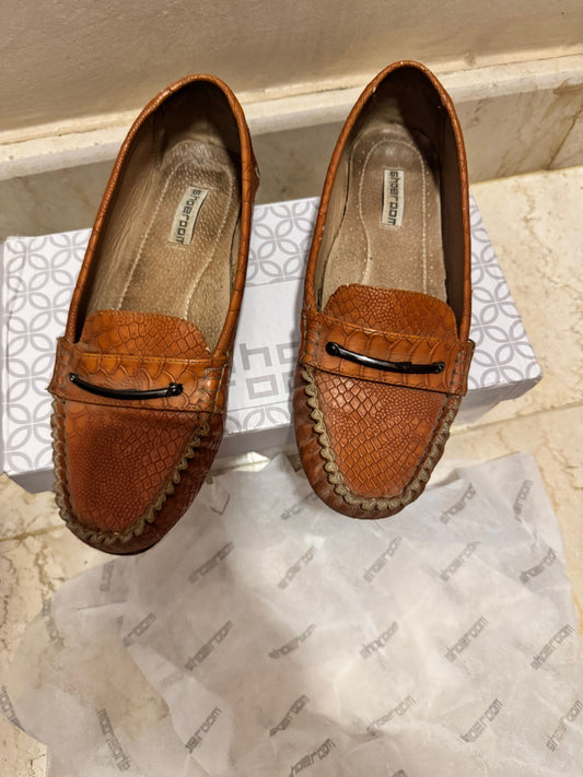Shoeroom Flats