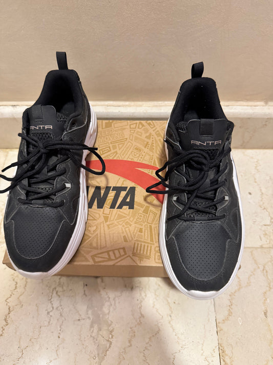 ANTA Sneakers