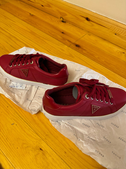 GUESS Sneakers