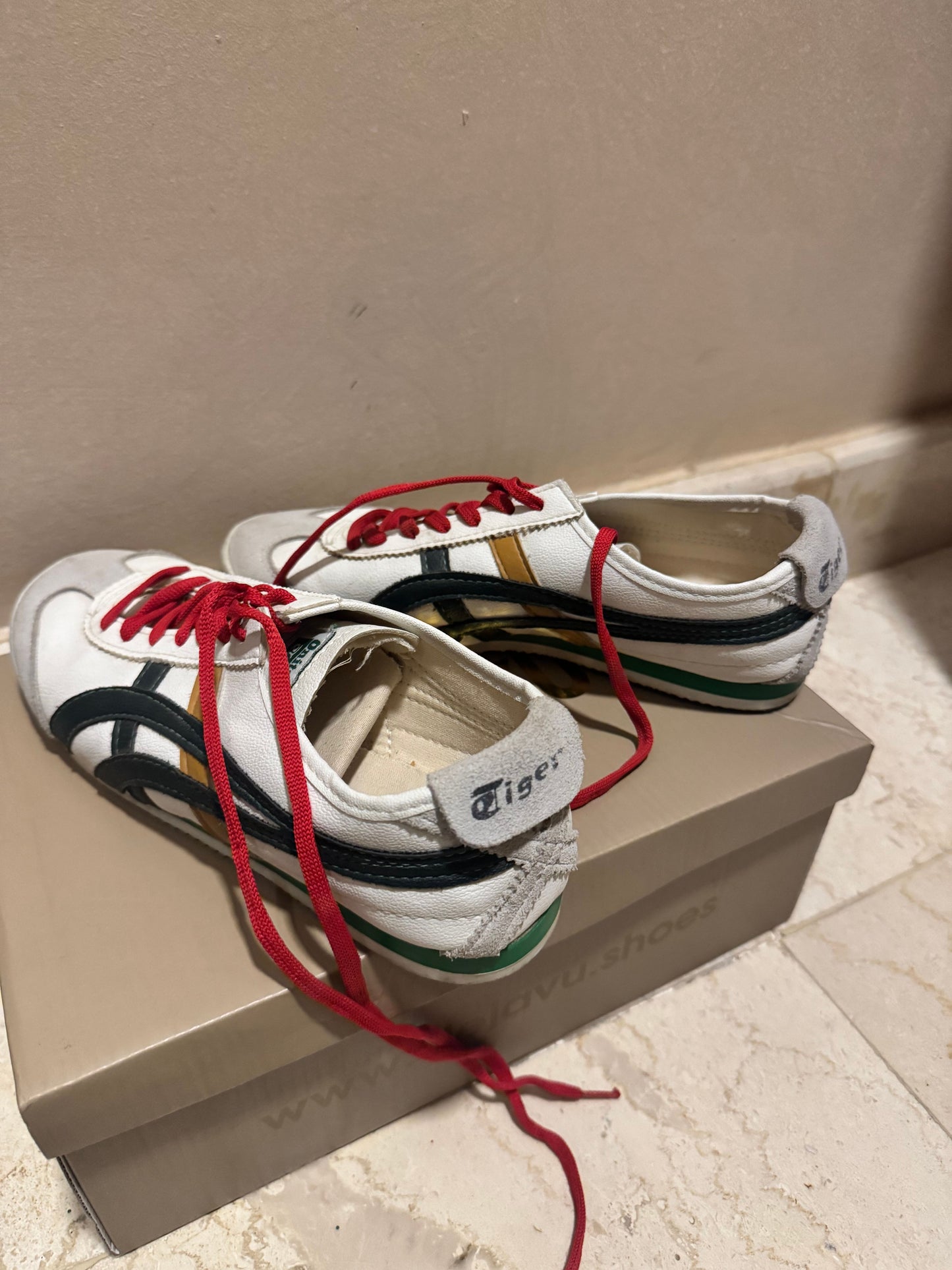 Onitsuka Tiger Sneakers