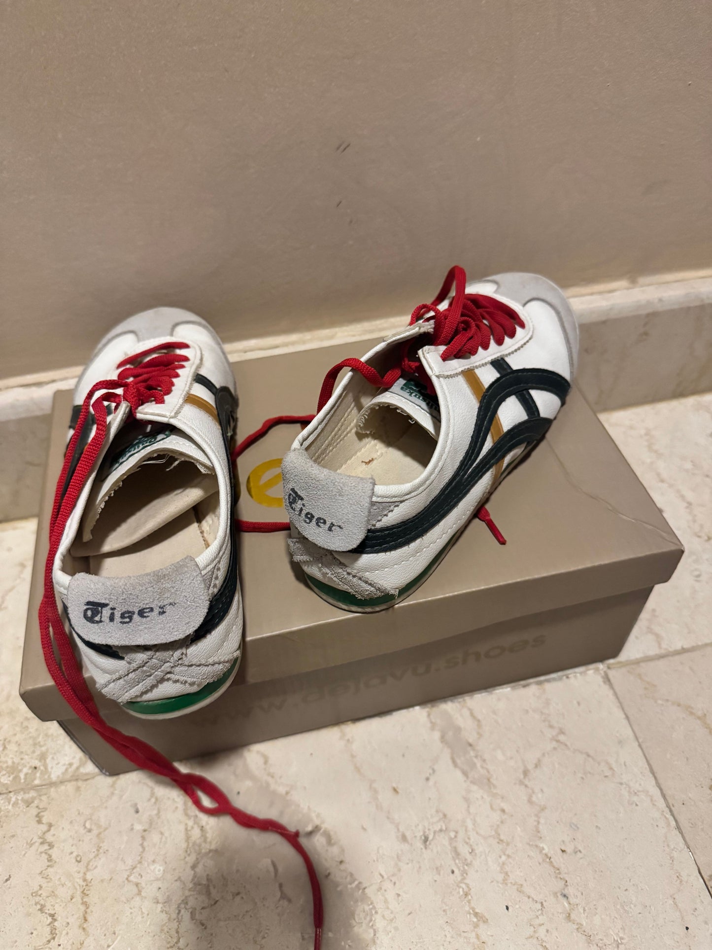 Onitsuka Tiger Sneakers