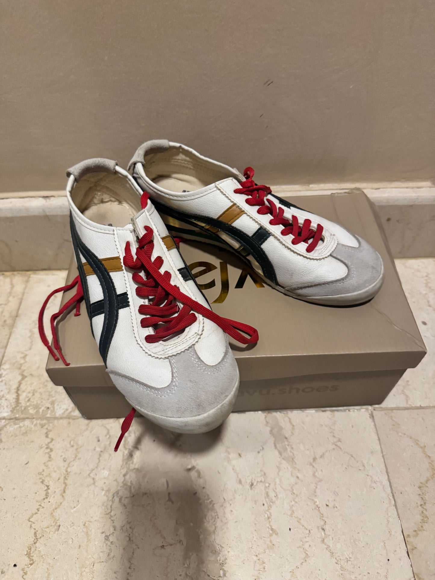 Onitsuka Tiger Sneakers