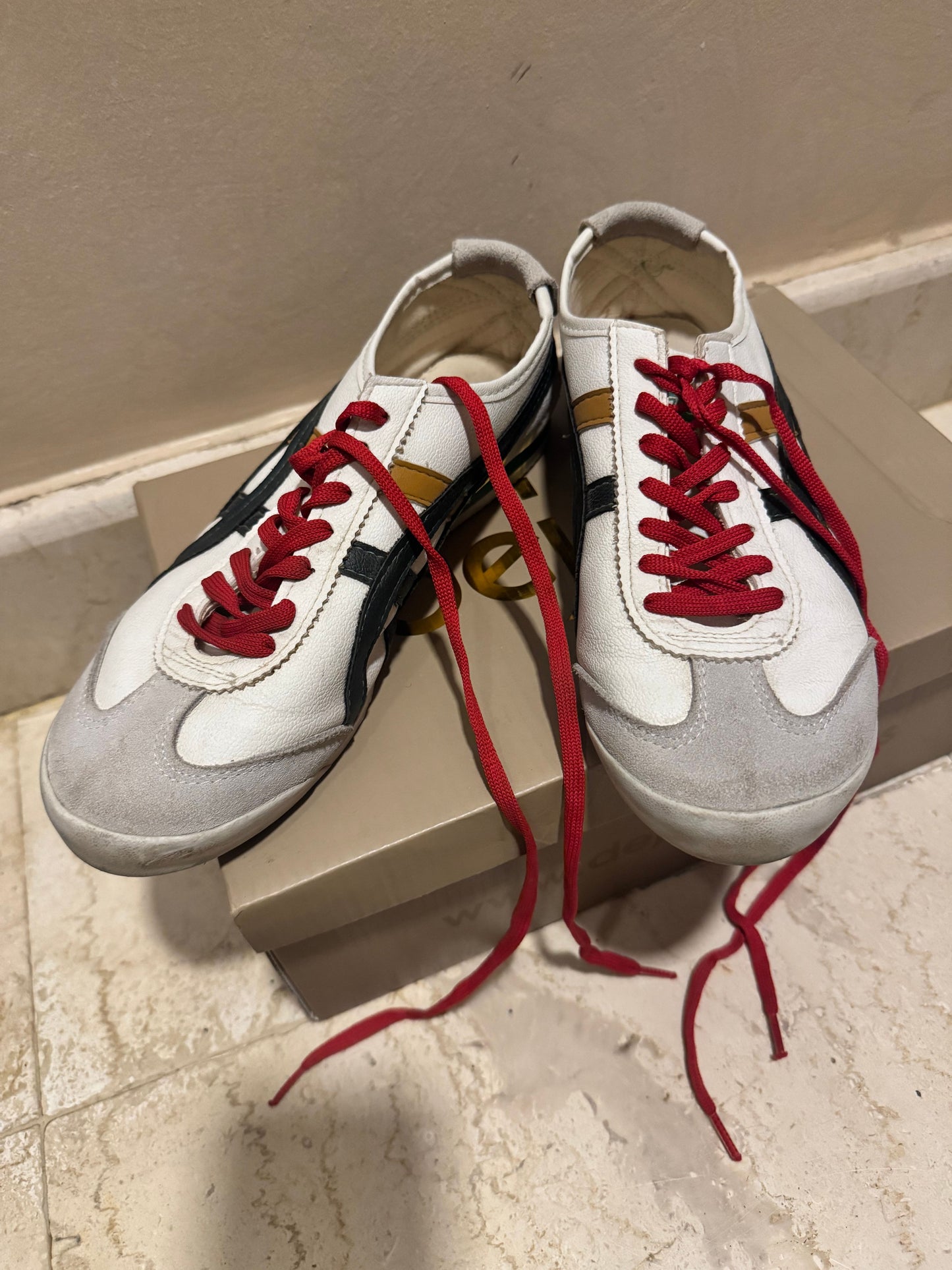 Onitsuka Tiger Sneakers