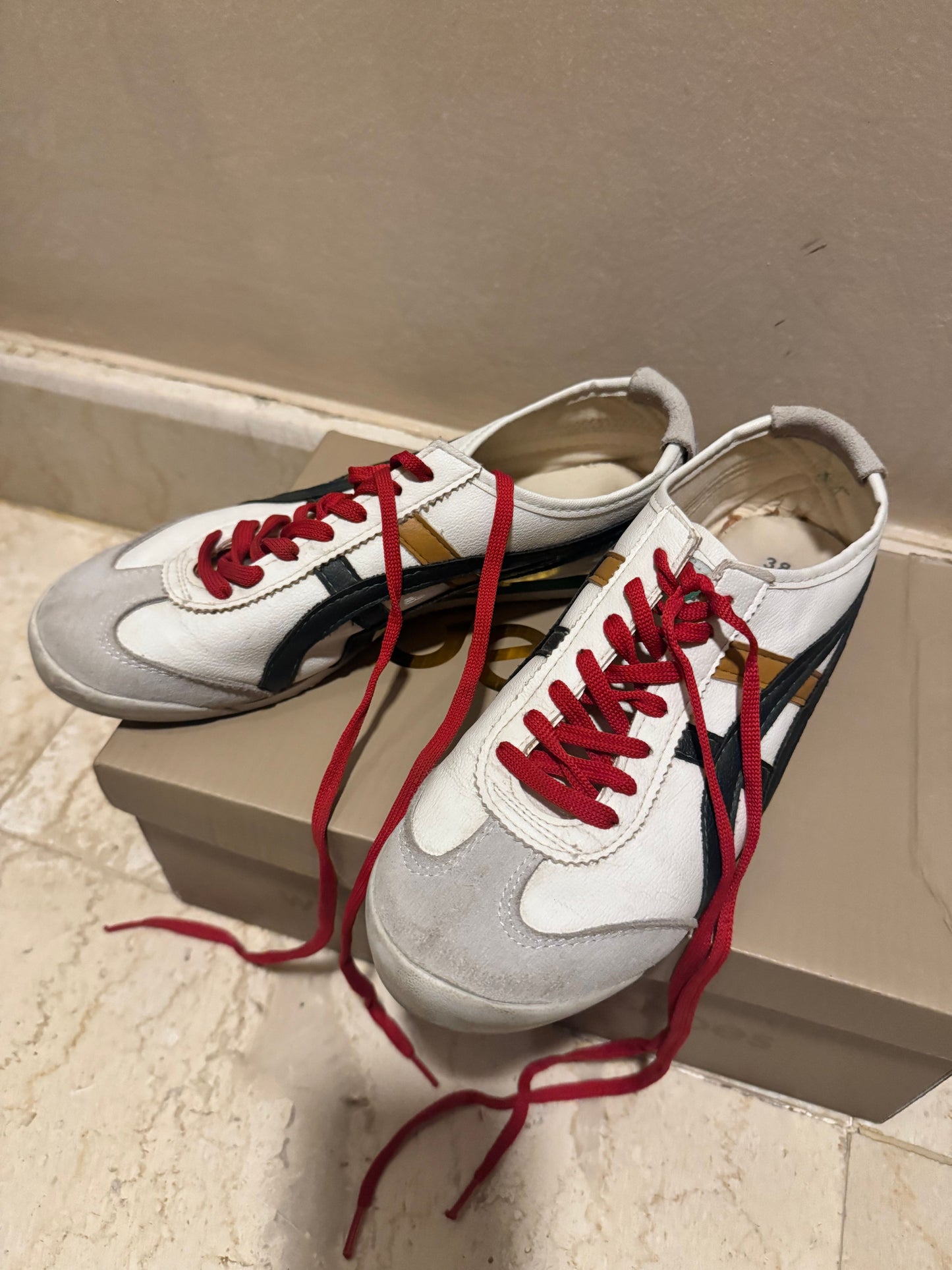 Onitsuka Tiger Sneakers