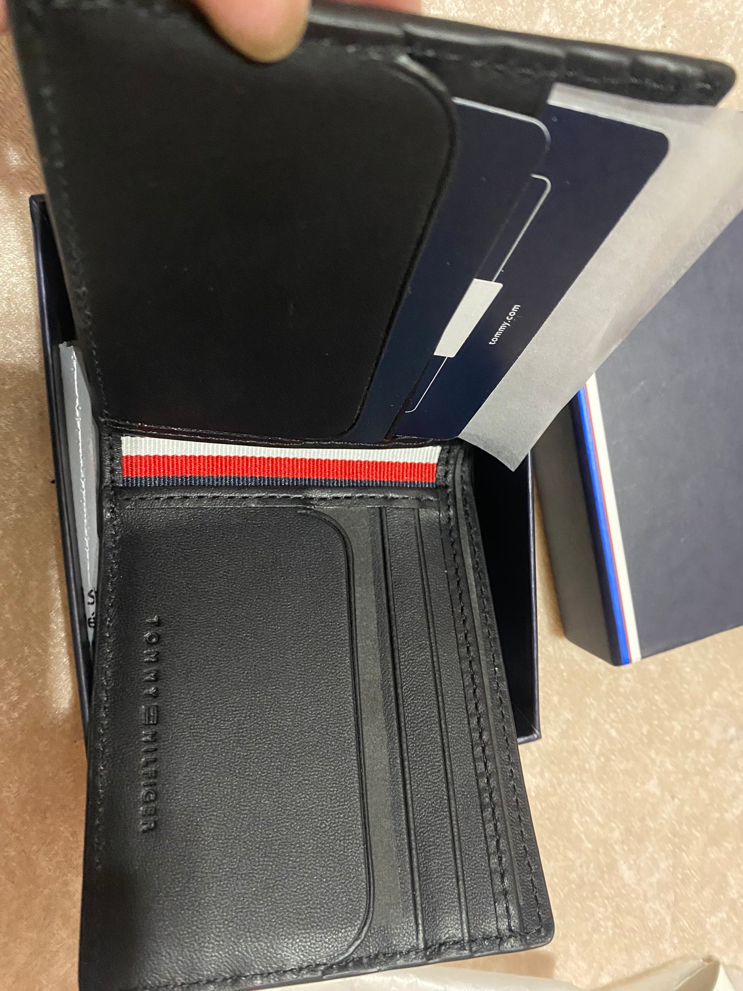 Tommy Hilfiger Men Wallet