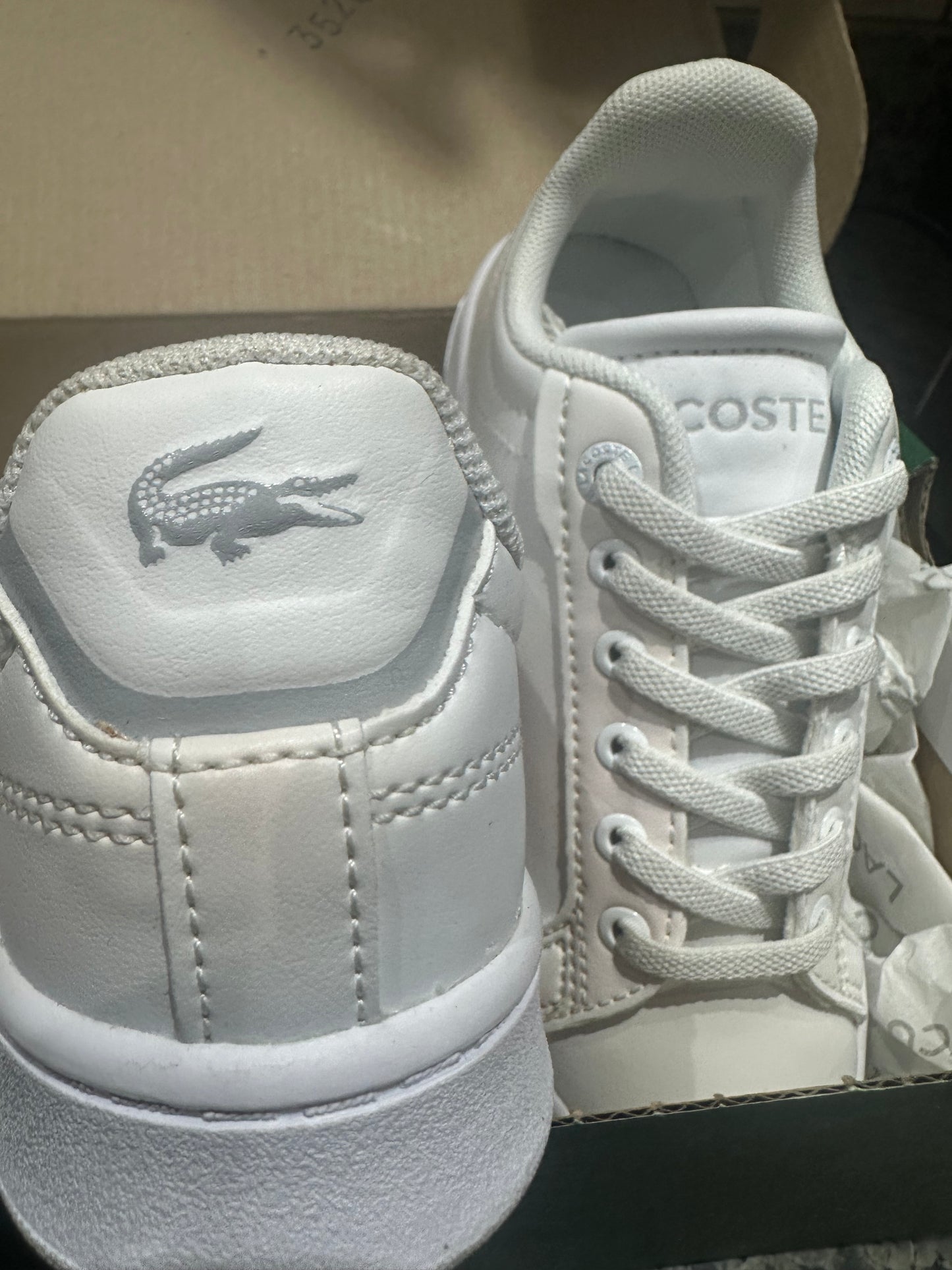 Lacoste Sneakers
