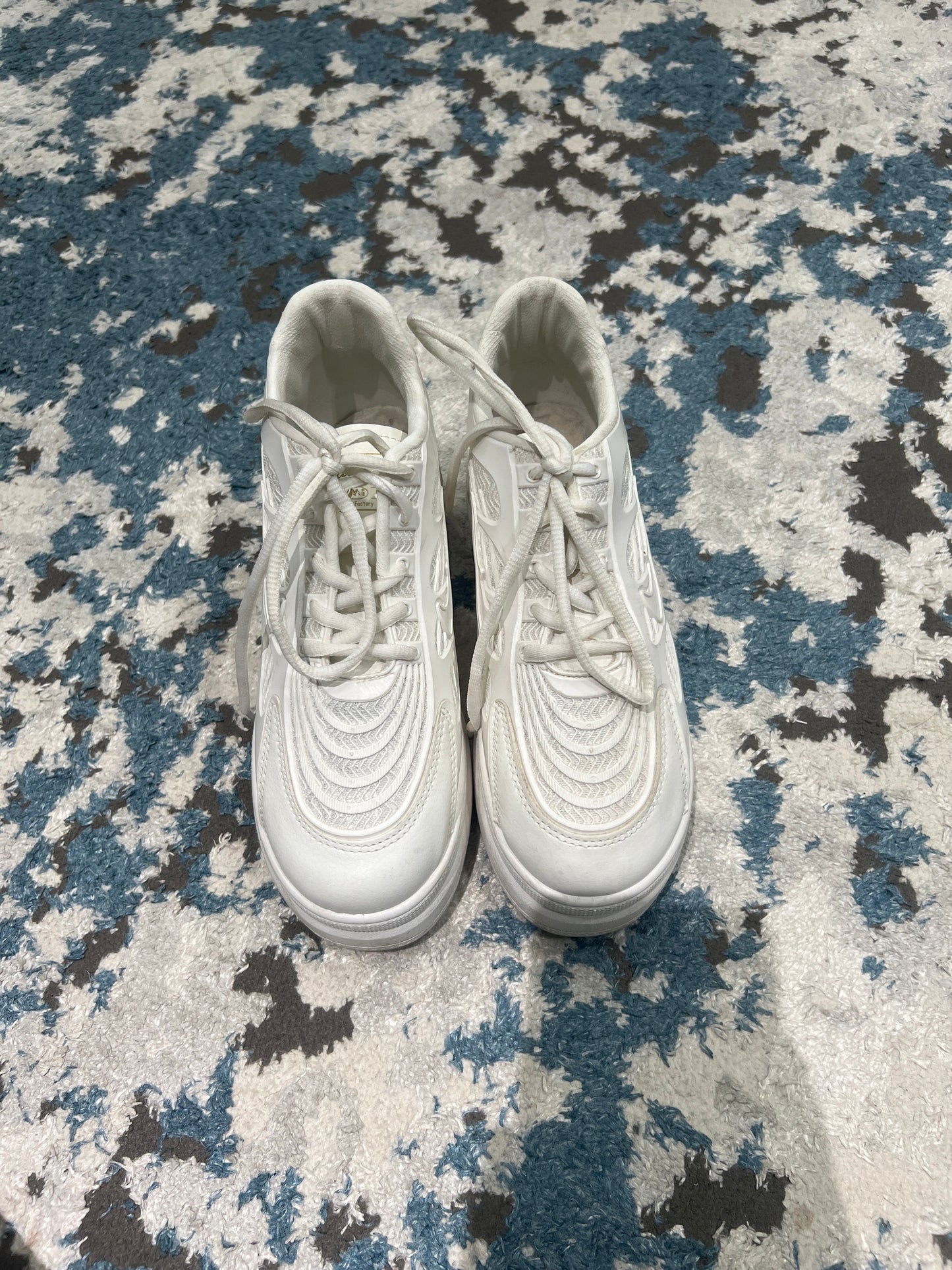 Generic Milano Sneaker