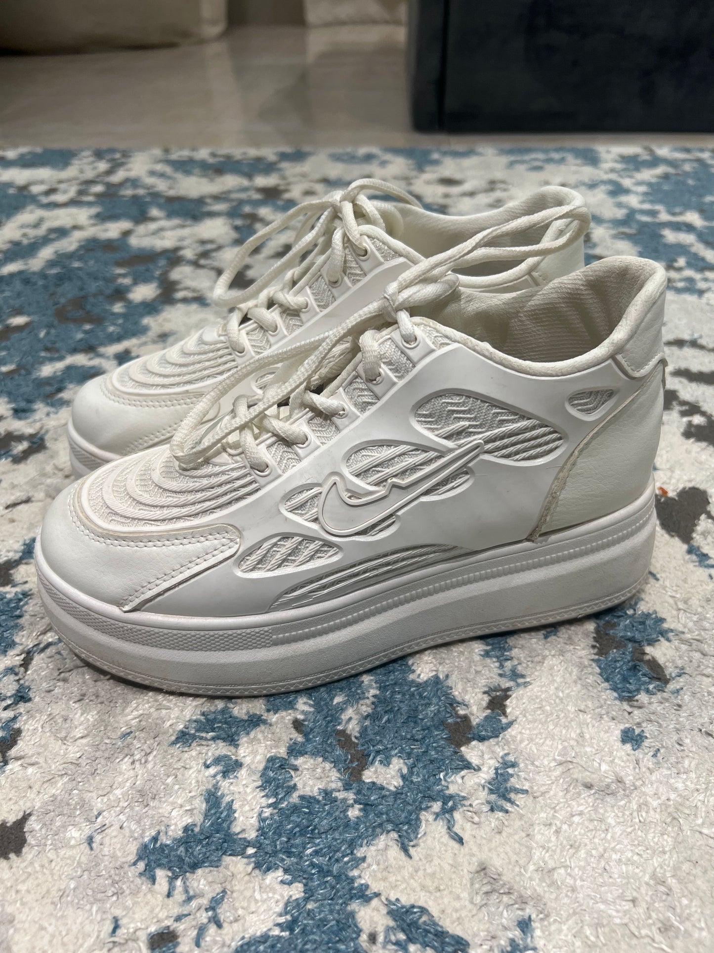 Generic Milano Sneaker