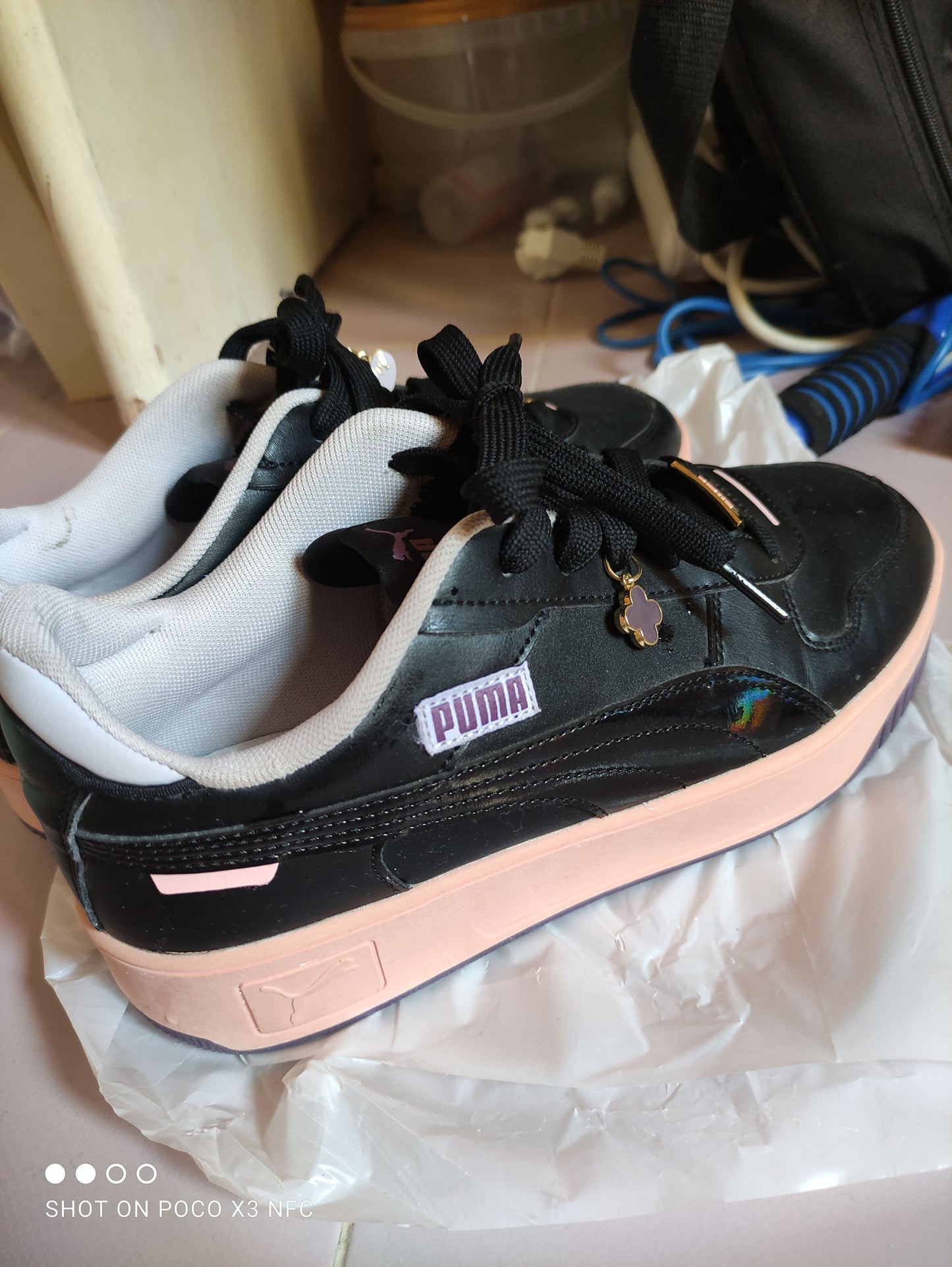 PUMA Sneakers